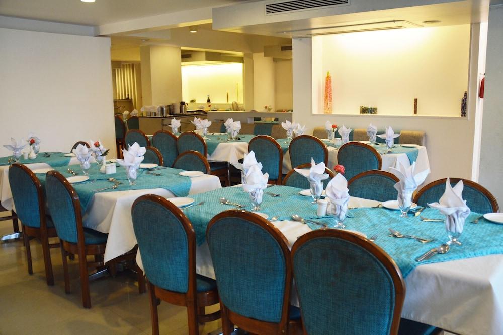 Hotel Amer Palace Bhopal Exterior foto